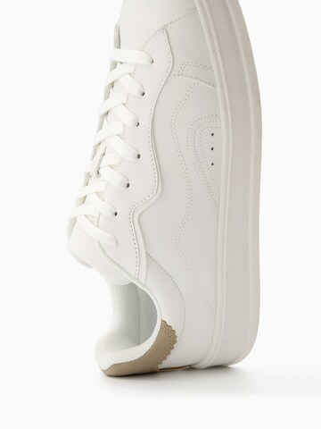 Bershka Platform trainers in White