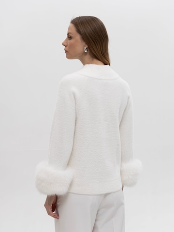 Passioni Between-Season Jacket in White