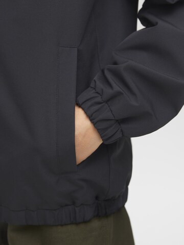 Jack & Jones Junior Übergangsjacke in Schwarz