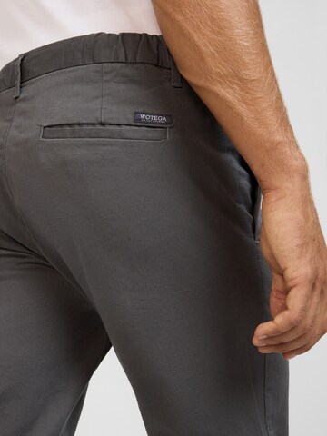 WOTEGA Regular Chinohose in Grau