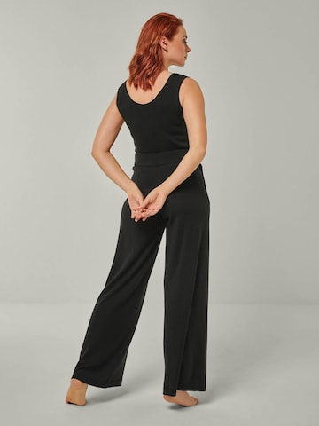 Wide leg Pantaloni 'PANTS FRIDA - Weite Strickhose mit Taschen' di YOU LOOK PERFECT in nero