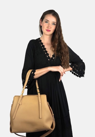 HARPA Shoulder bag 'Amarald' in Beige: front
