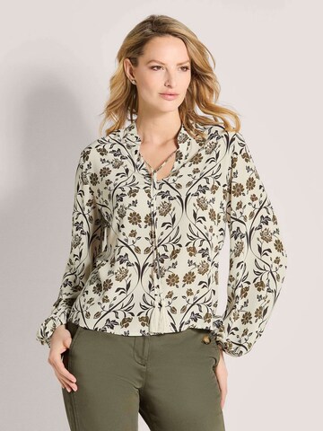 MADELEINE Blouse in Groen: voorkant