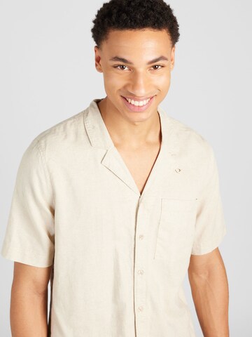 Coupe regular Chemise BURTON MENSWEAR LONDON en beige