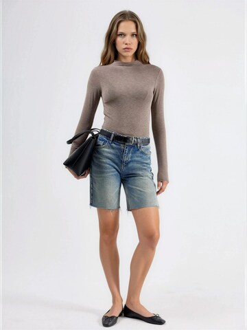 Busem Sweater in Brown