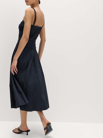 Robe Marks & Spencer en noir
