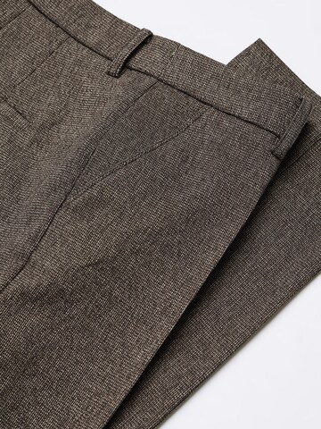 Coupe slim Pantalon à plis MANGO en gris