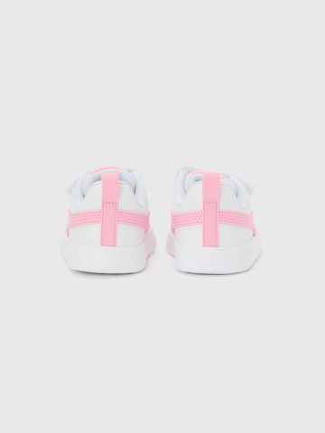 balts PUMA Brīvā laika apavi 'Courtflex V3'