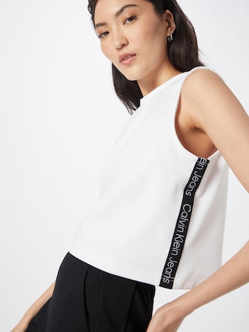 Haut Calvin Klein Jeans en blanc