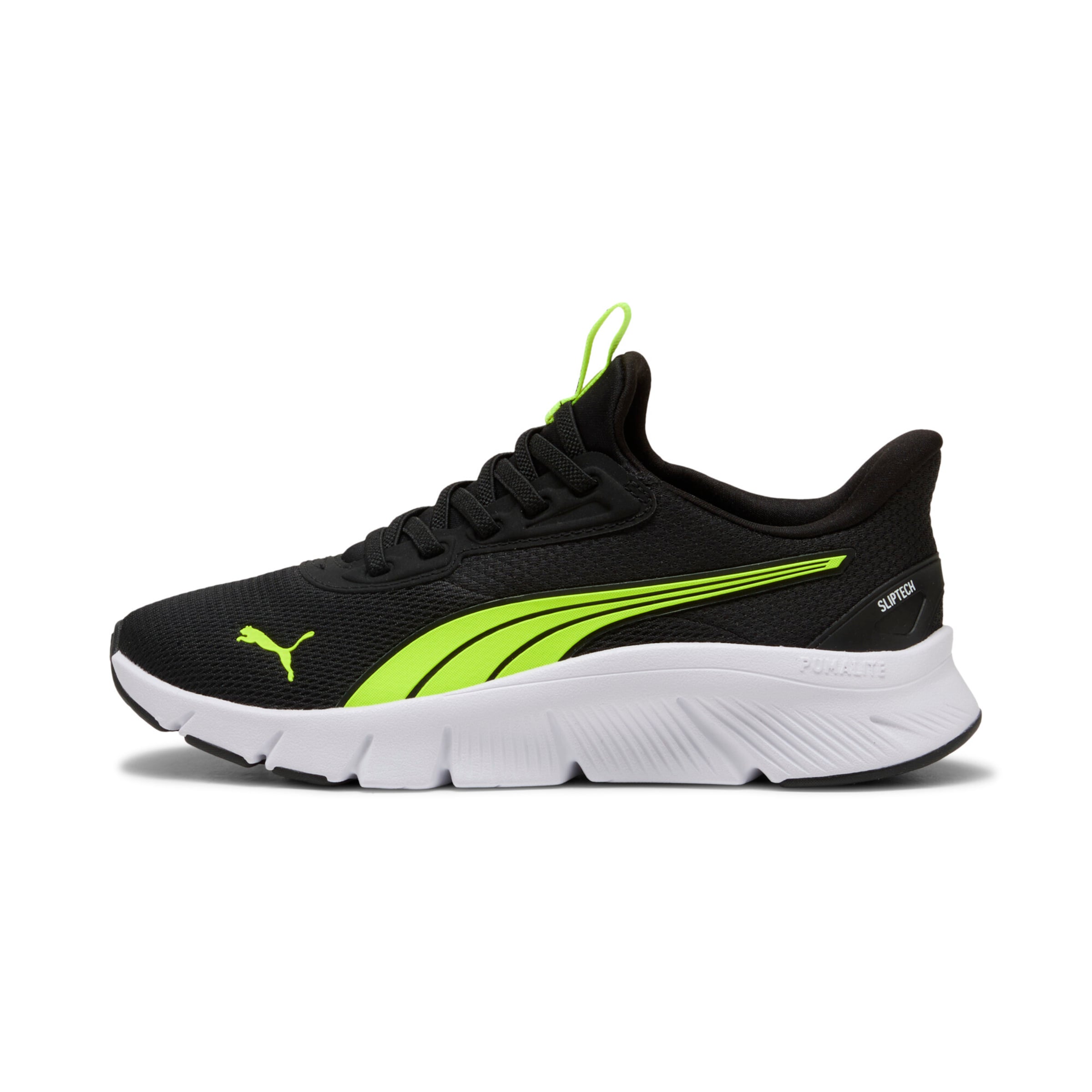 PUMA Slip On in Schwarz: Vorderseite