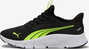 PUMA Slip On in Schwarz: Vorderseite