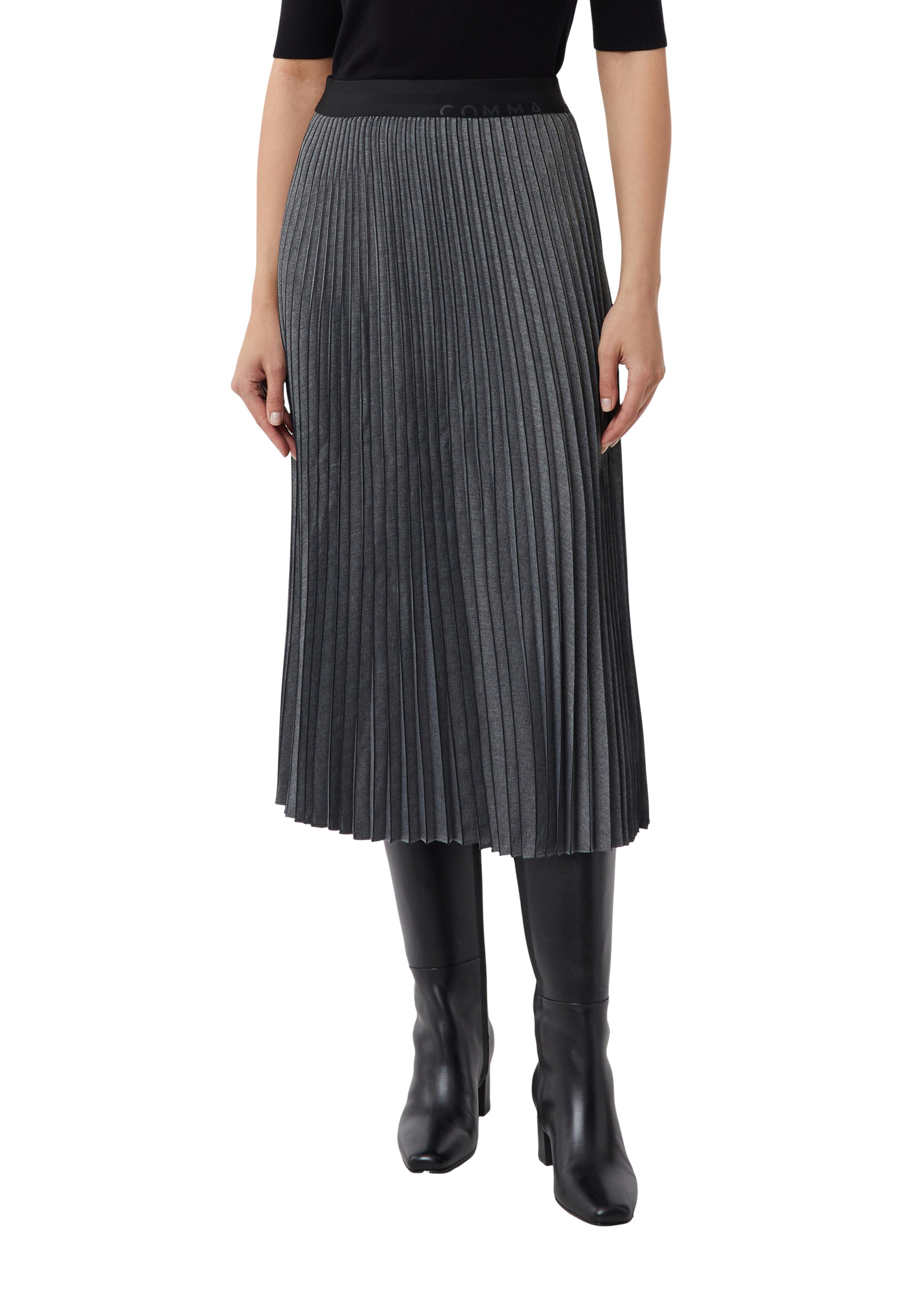 COMMA Skirt in Grey: front