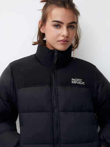 Pull&Bear Winter Jacket in Black