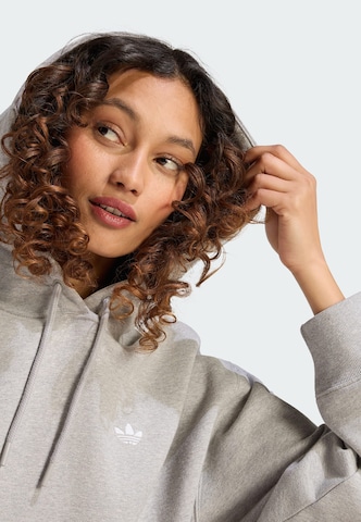 Sweat-shirt 'Essentials' ADIDAS ORIGINALS en gris