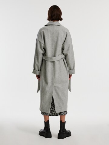 Manteau mi-saison 'Santo' EDITED en gris