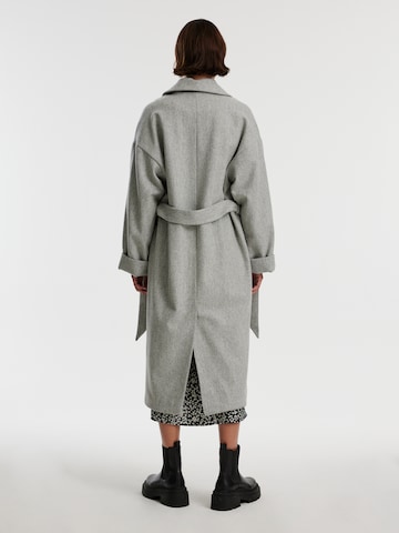 Manteau mi-saison 'Santo' EDITED en gris