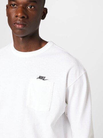 Tricou de la Nike Sportswear pe alb