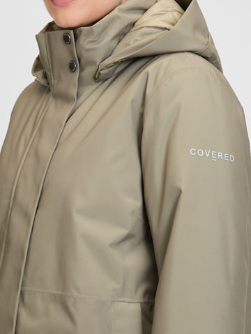 Manteau mi-saison 'FENJA' Covered en vert