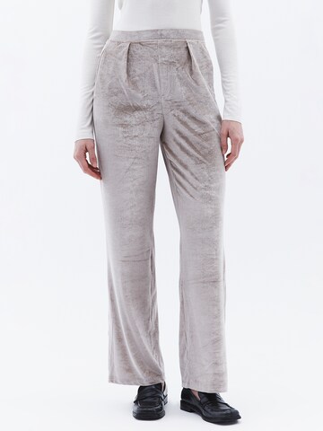 Wide leg Pantaloni con pieghe di OXXO in blu: frontale