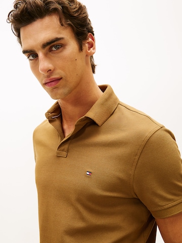 TOMMY HILFIGER Poloshirt in Braun