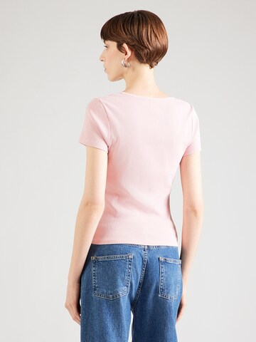 LEVI'S ® T-shirt 'ESSENTIAL' i rosa