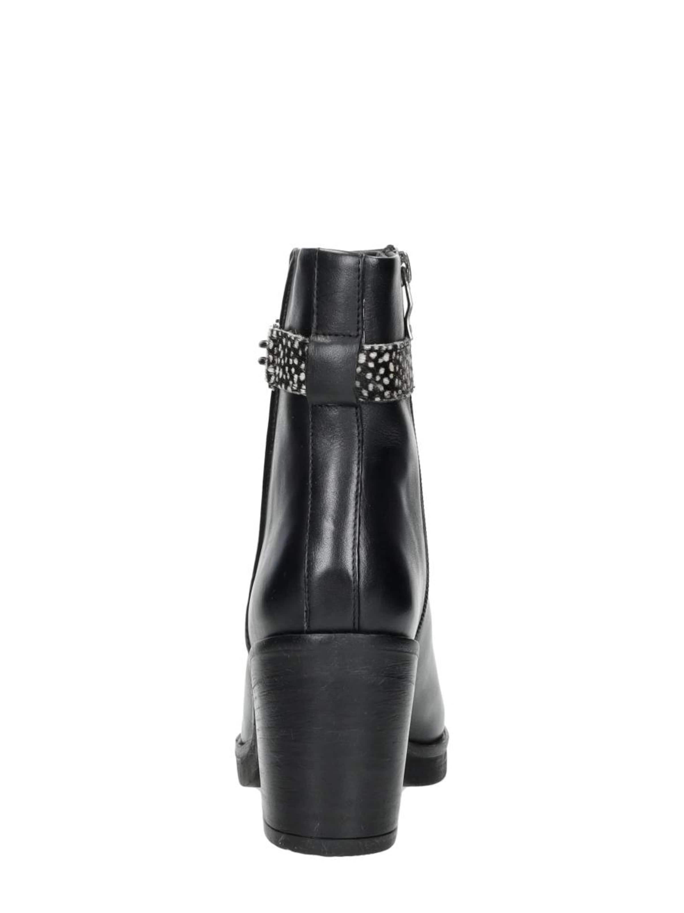 MARUTI Boots 'Vivien' in Black