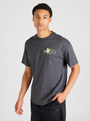 Nike Sportswear Shirt in Grey: front