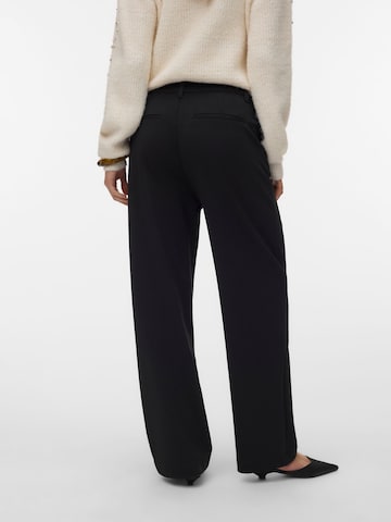 VERO MODA - regular Pantalón plisado en negro