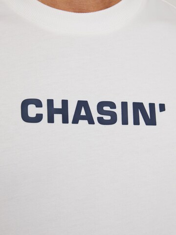 CHASIN' T-Shirt 'Davie' in Weiß