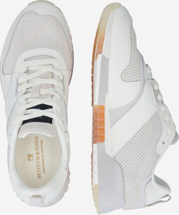 Baskets basses 'Vivex' SCOTCH & SODA en blanc