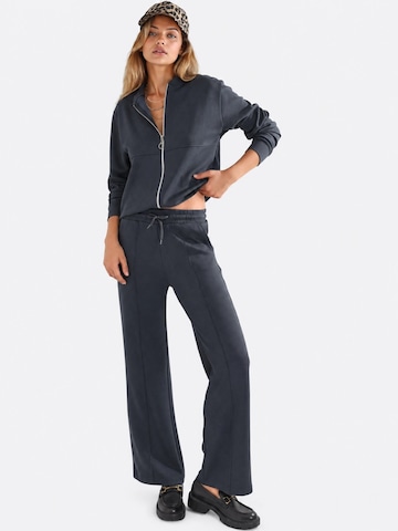 Lady Bersan Leisure suit in Grey