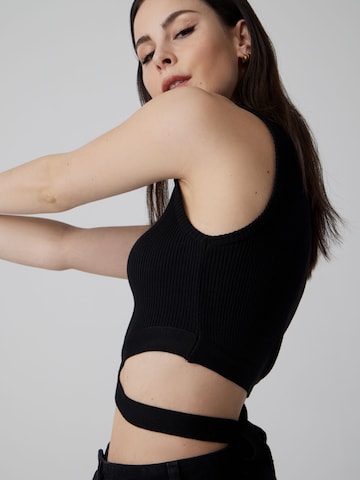 A LOT LESS Knitted Top 'Janina' in Black