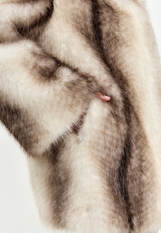 CESARE GASPARI Mantel in Beige