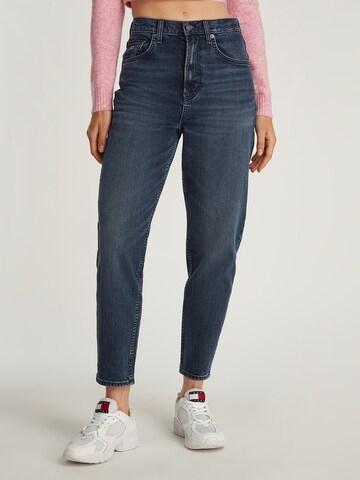 Tommy Jeans Tapered Jeans in Blue: front