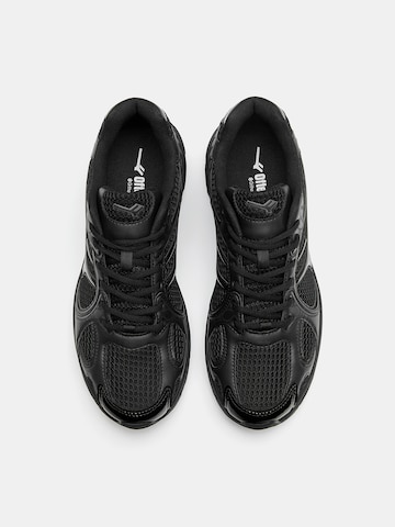 Pull&Bear Rövid szárú sportcipők - fekete