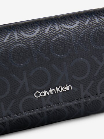 Porte-monnaies 'MUST' Calvin Klein en noir