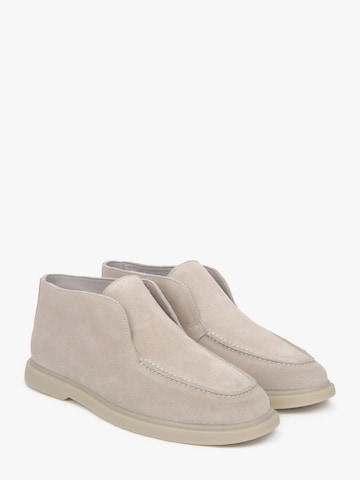 Estro Mocassins in Beige