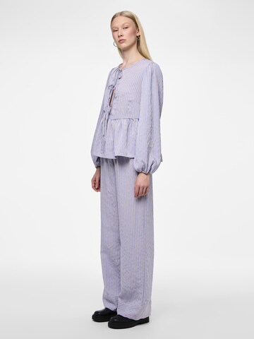 PIECES Wide Leg Hose 'PCFubbi' in Lila