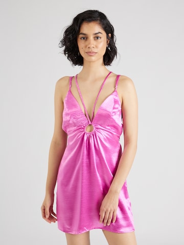 Robe de cocktail Nasty Gal en rose : devant