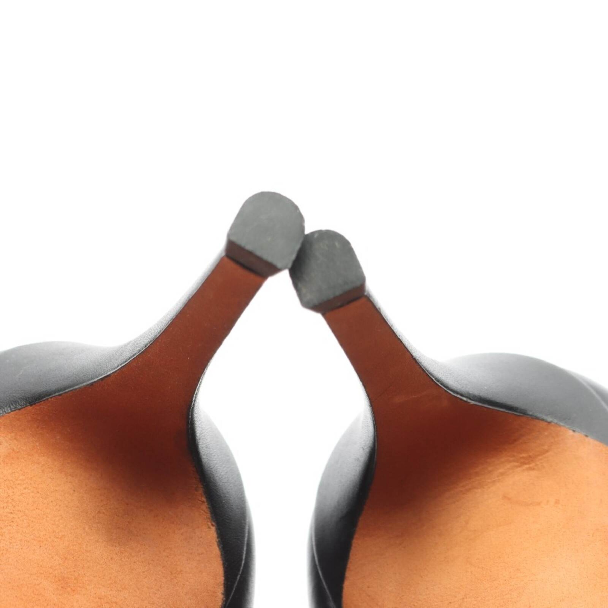 Givenchy High Heels & Pumps in 39 in Black