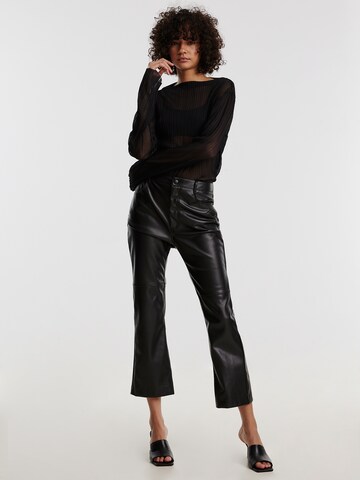 Bootcut Pantaloni 'Sia' de la EDITED pe negru