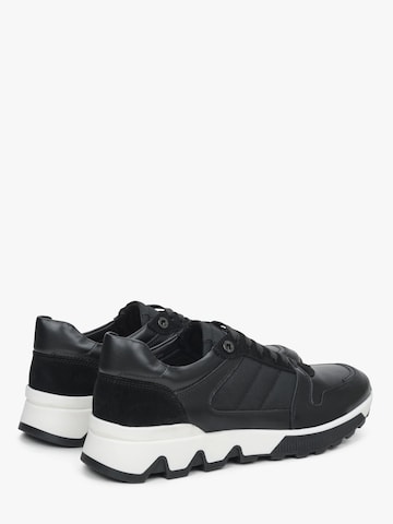 Sneaker bassa '09-4604' di Estro in nero