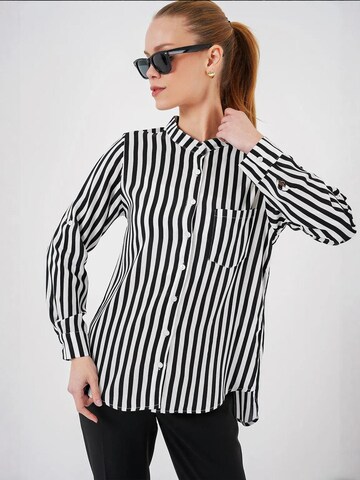 Bigdart Blouse in Wit: voorkant