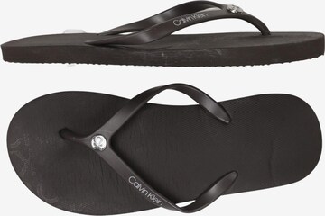Calvin Klein Sandalen 35 in Schwarz: Vorderseite
