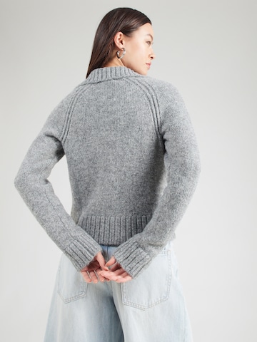 pelēks WEEKDAY Adīta jaka 'Enya'