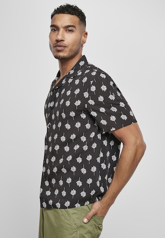 Urban Classics Regular fit Button Up Shirt in Black