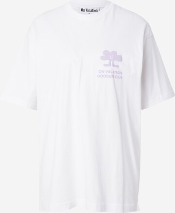 On Vacation Club Shirt 'Goodlife Club' in White: front
