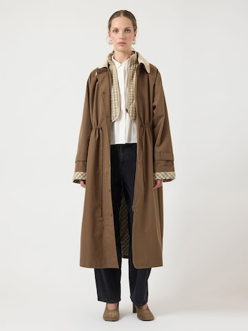 Cappotto di mezza stagione 'YASMaloma' di YAS in marrone