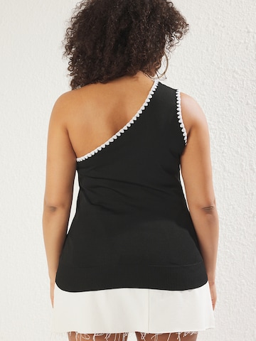 Haut Trendyol Curve en noir