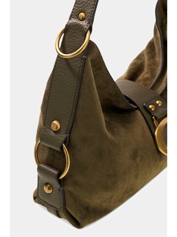 GUESS Schultertasche 'Camden' in Braun